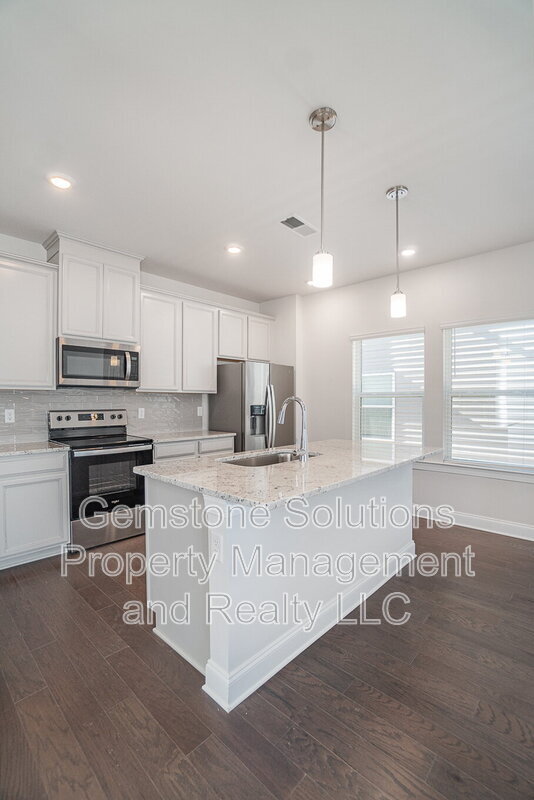 Building Photo - 639 Taylor Bend