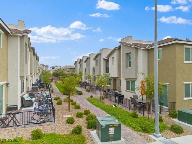 Building Photo - 7005 Magenta Moon St