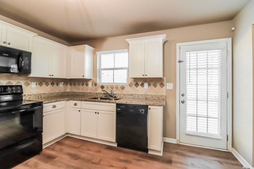 Building Photo - 115 Quarry Cir