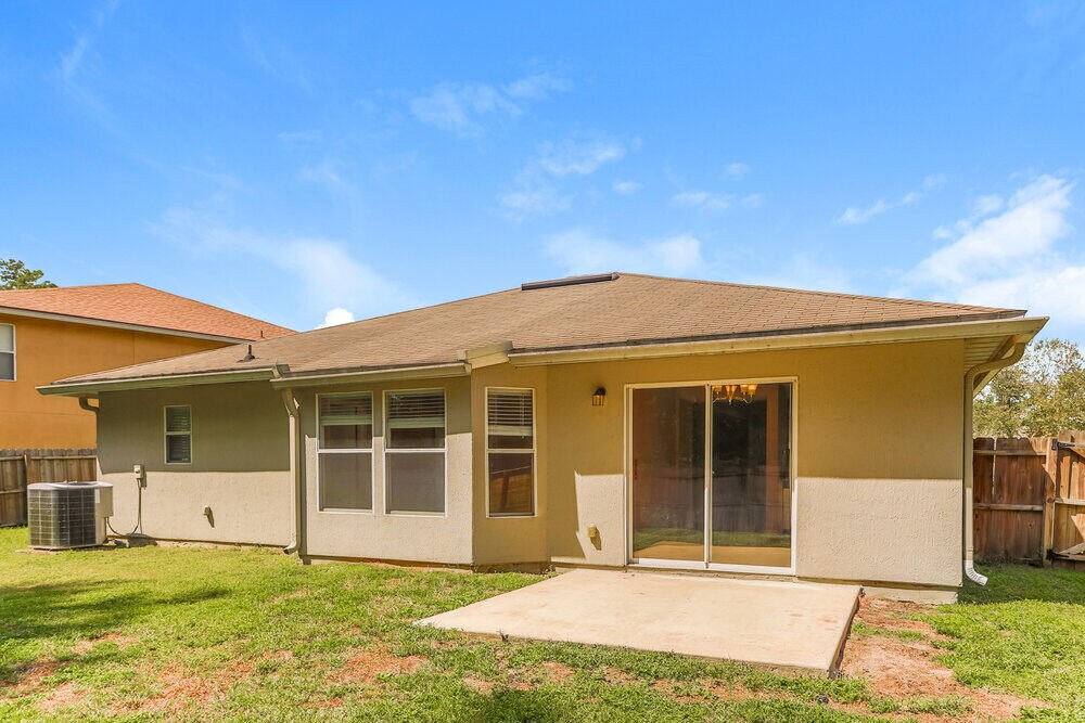 Building Photo - 1975 Tomahawk Dr