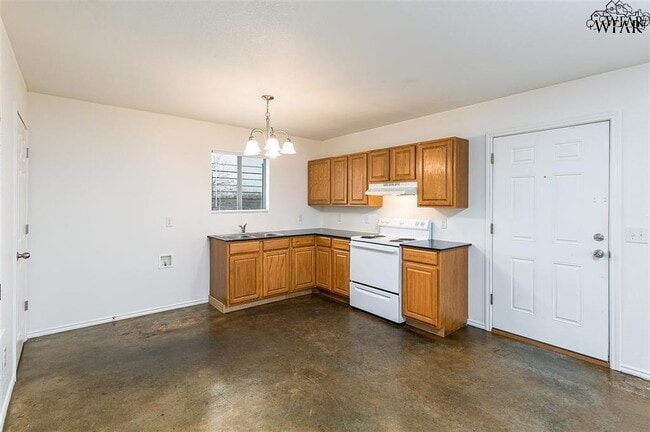 Building Photo - 1703 6th St