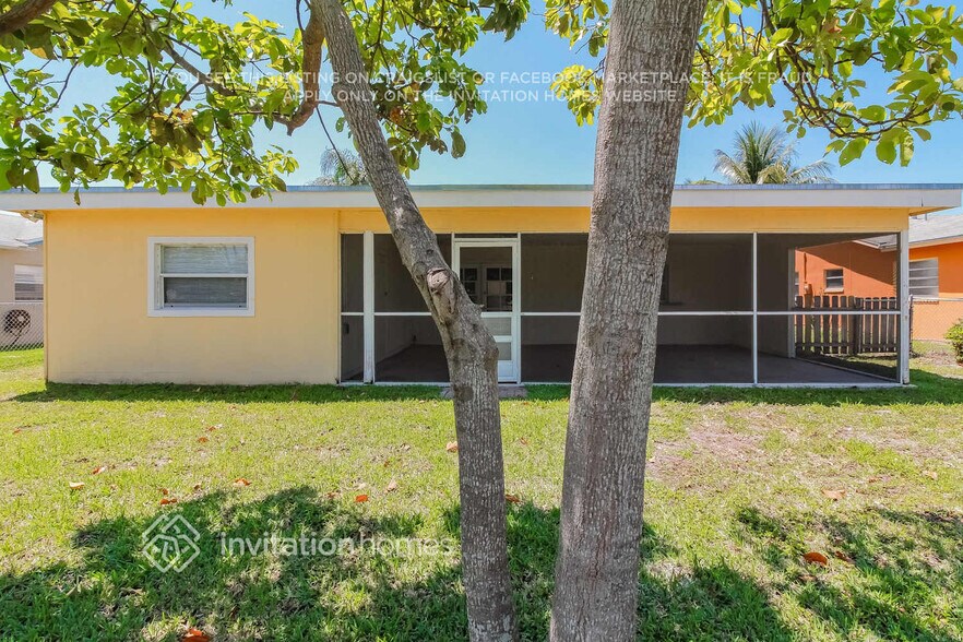 Building Photo - 22816 SW 65th Way