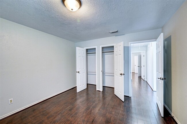Building Photo - 5103 Temple Bell Dr