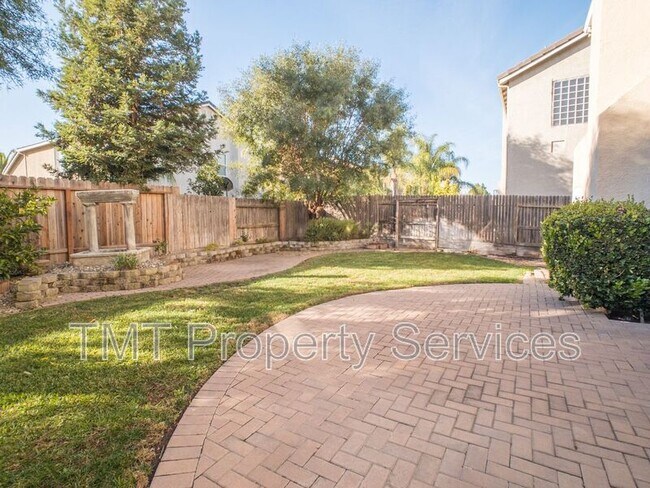 Building Photo - 9510 Stone Springs Dr