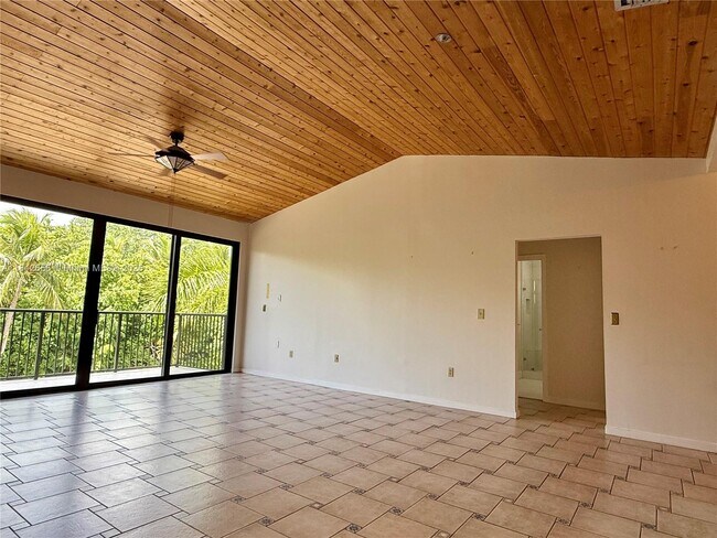 Primary Photo - 101 Ocean Ln Dr