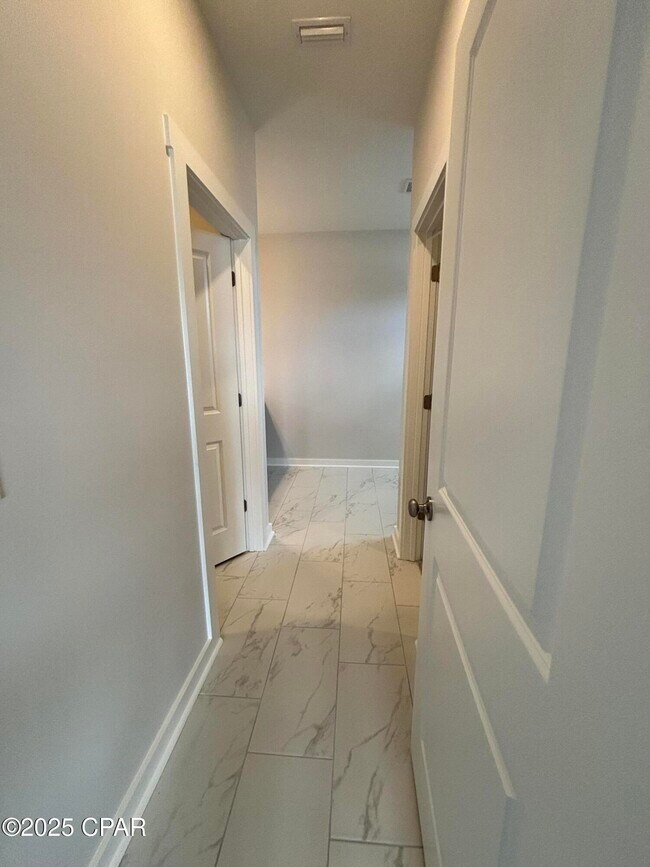 Building Photo - 1080 Blazing Star St