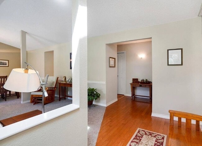 Building Photo - 4634 Croisan Scenic Way S