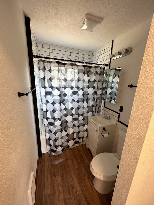 new bathroom - 4806 SE 76th Ave