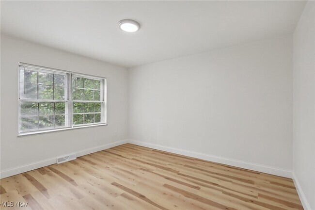 Building Photo - 3279 Warrensville Center Rd