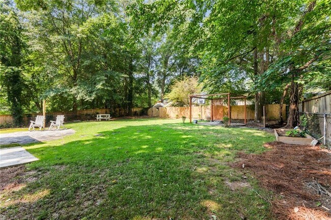 Building Photo - 2132 Fairway Cir NE