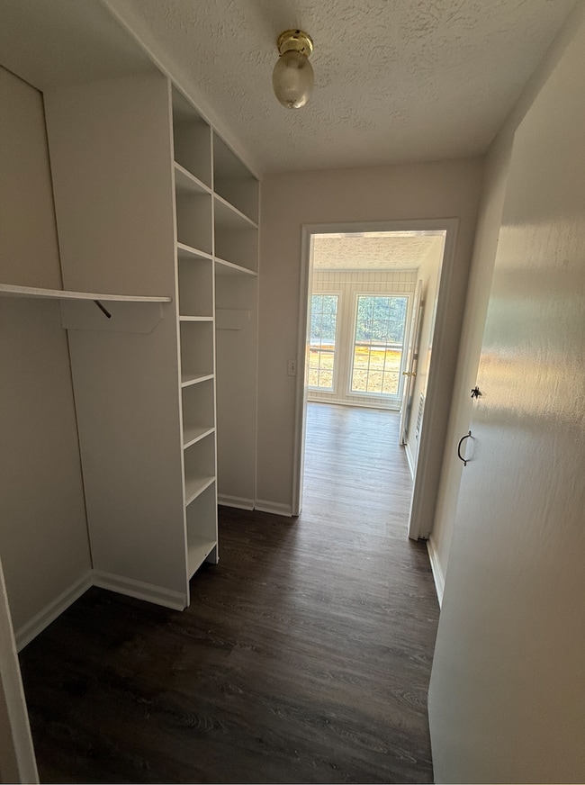 Building Photo - Spacious 3 Bedroom Home with 3 Full Baths – Move-In Ready!