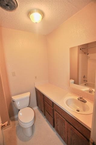 Building Photo - 303 E 2nd St