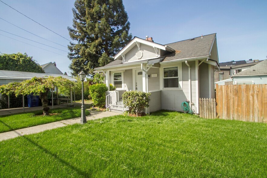 Building Photo - 7211 12th Ave NE