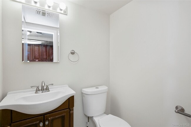 Building Photo - 305 Chateau Rive