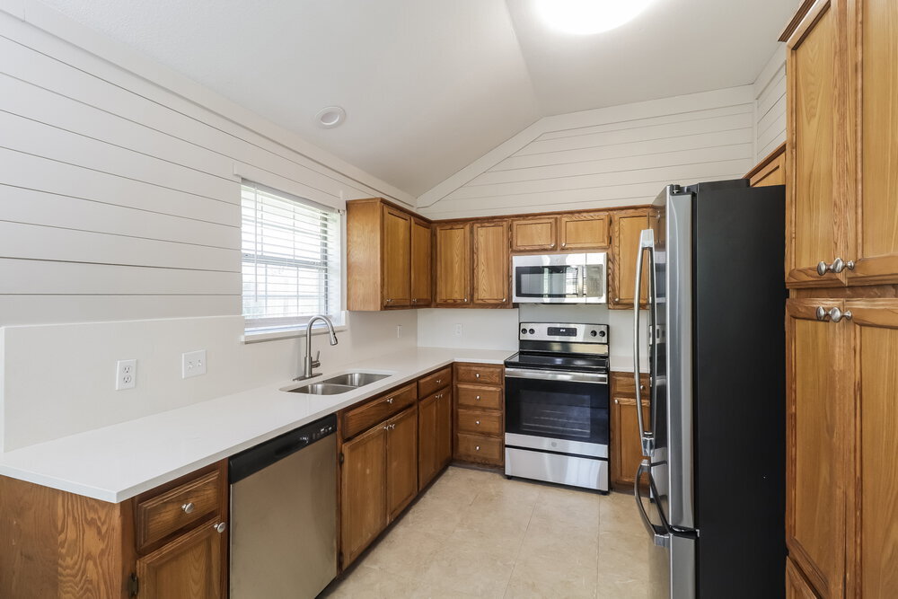 Building Photo - 601 E 6th St