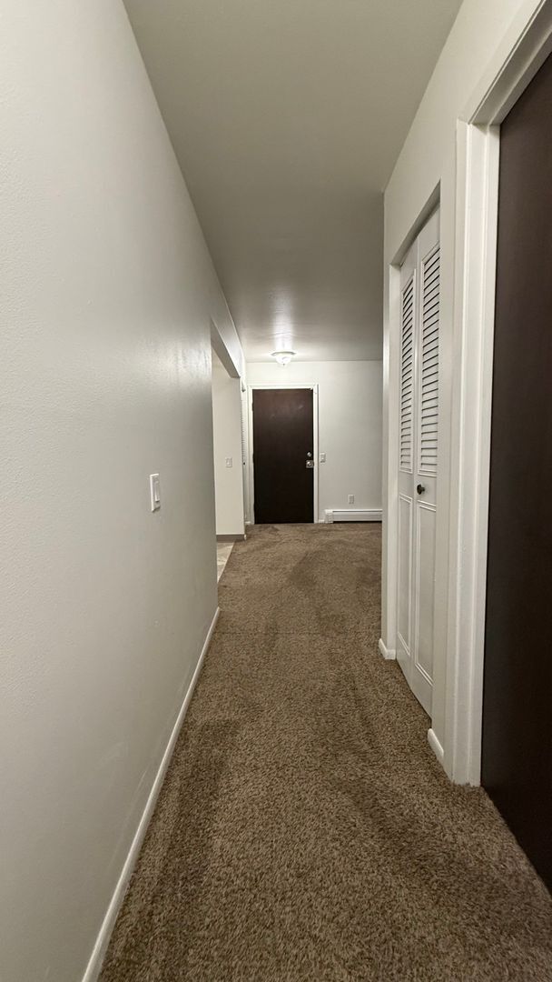 Building Photo - Lower 2-Bedroom | Heat Included & Fully Renovated