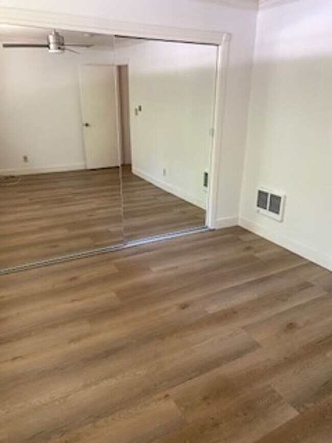 Building Photo - 730 N Eucalyptus Ave