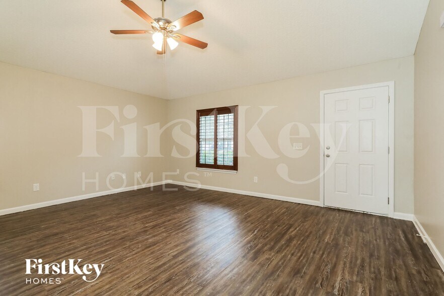 Building Photo - 5668 Village Pond Cir