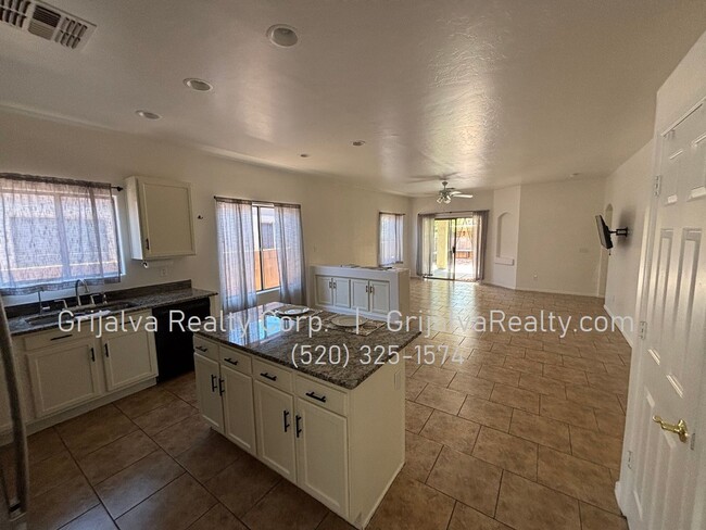 Building Photo - Charming 4-Bedroom, 2 Bath Rancho Sahuarit...