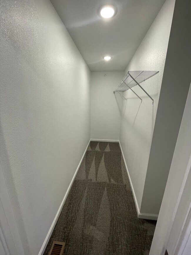 Building Photo - Townhomes Now Available in Strafford MO!