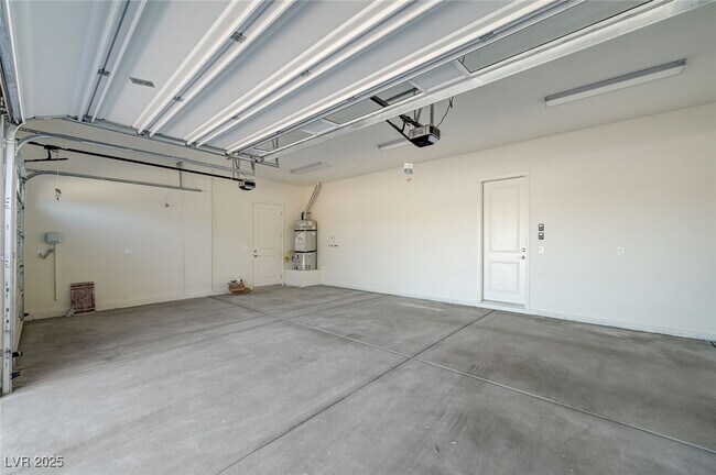 Building Photo - 555 Jerry Bird Ct