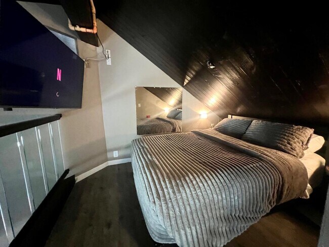 Building Photo - 497 Tahoe Keys Blvd