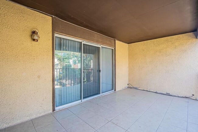 Building Photo - Spacious Upper-Level Retreat Minutes from TMC & St. Joseph’s