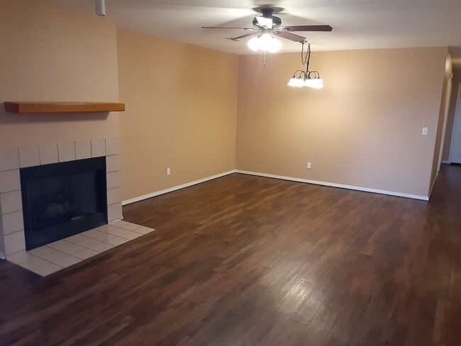 Building Photo - 1167 N Boxley Ave