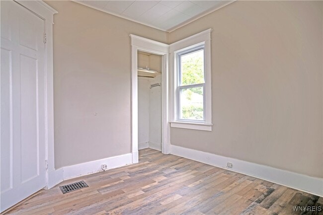 Building Photo - 1133 Hertel Ave