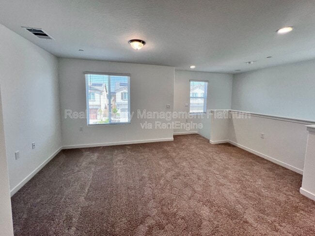 Building Photo - 2915 E Tierra Dr