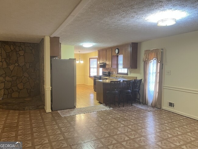 Building Photo - 40 Wagon Wheel Dr