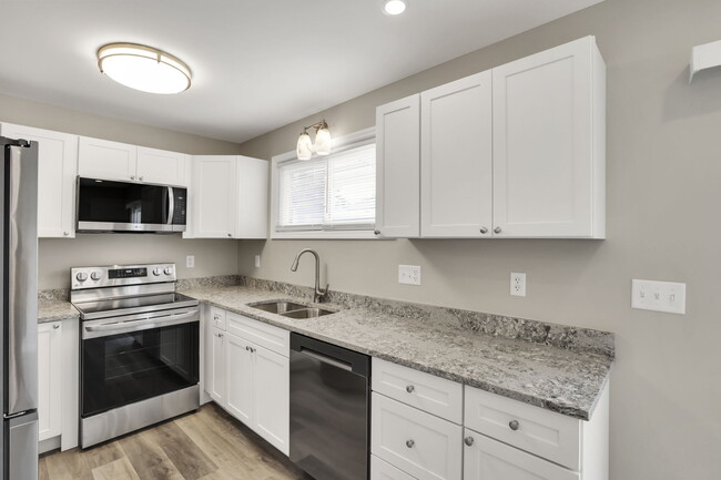 Building Photo - 2817 Woodgrove Dr