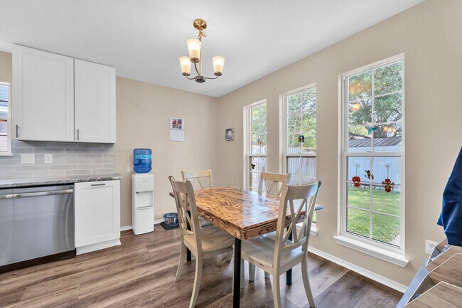 Building Photo - 4559 Castlewood Ln