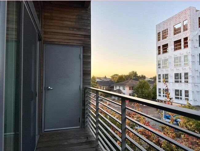 Building Photo - 1455 N Killingsworth St