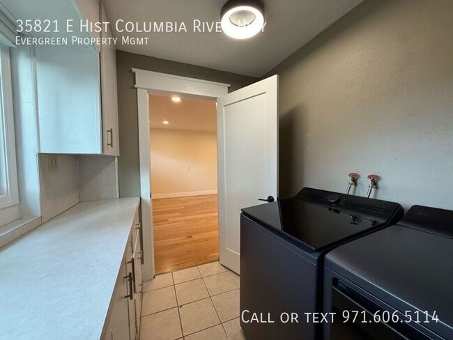 Building Photo - 35821 Historic Columbia River Hwy