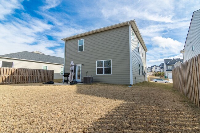 Building Photo - Like New Home in Grovetown
