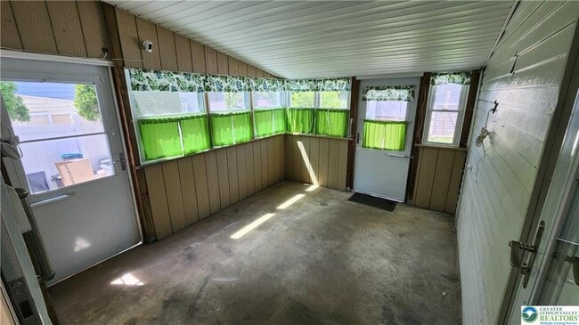 Building Photo - 324 Walnut St