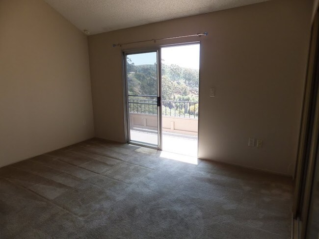 Building Photo - 8729 Spring Canyon Dr