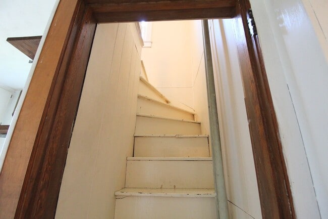 Building Photo - 609 Collicello St