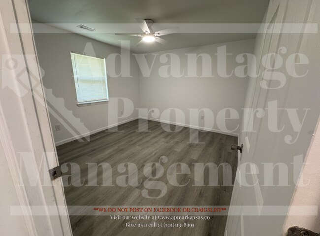 Building Photo - 313 W Parker Rd