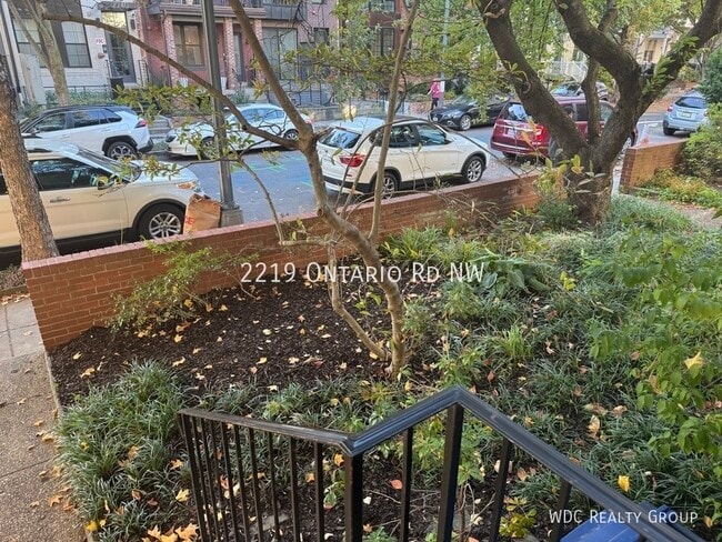 Building Photo - 2219 Ontario Rd NW