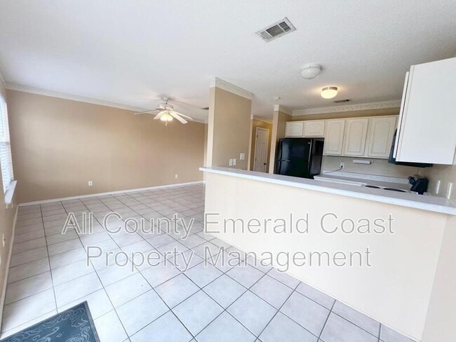 Building Photo - 34 Harbeson Ave NE