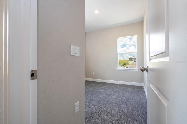 Building Photo - 16350 Hamlin Vw St