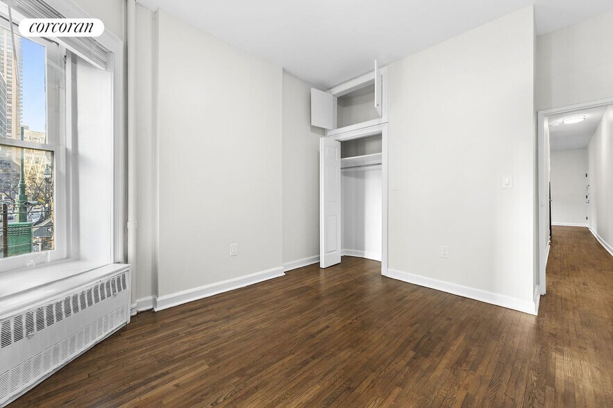 Building Photo - 77 W 68th St