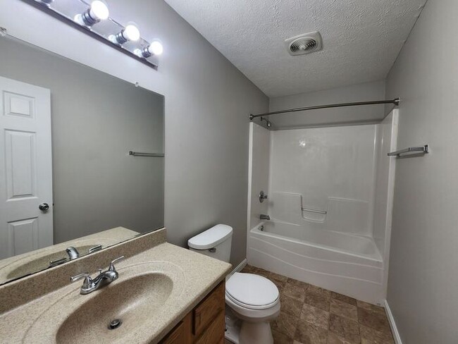 Building Photo - 50% Off The Security Deposit for Qualified Applicants On This Large 5 Bedroom, 2 Bathroom Eastsid...