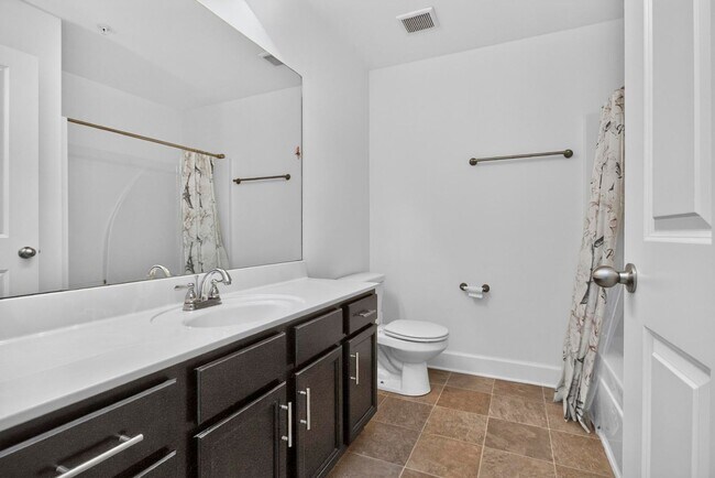 Building Photo - 8605 Peckham Ln