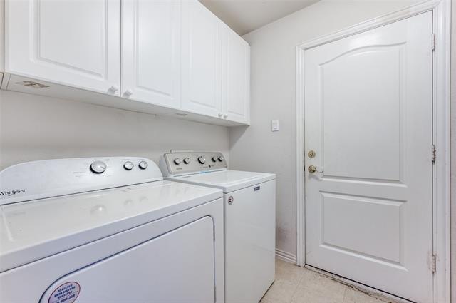 Building Photo - 402 Horse Shoe Dr