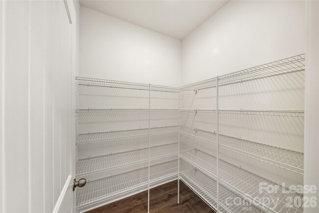 Building Photo - 11507 Vly Oaks Ln