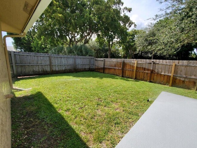 Building Photo - 4497 Sugar Pine Dr