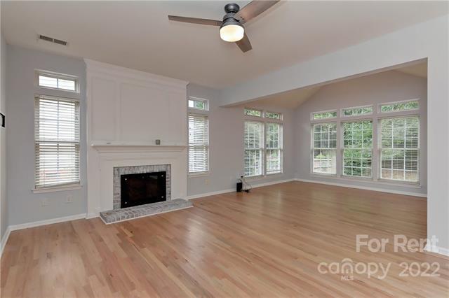 Building Photo - 517 Chadmore S Dr